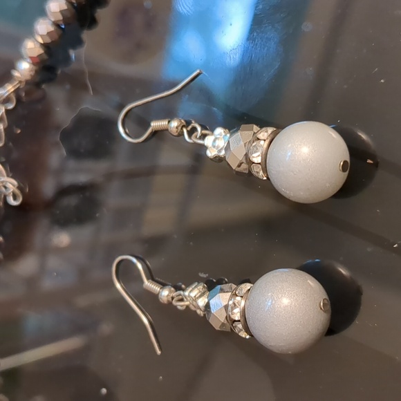 Earring and Necklace set - Picture 2 of 2